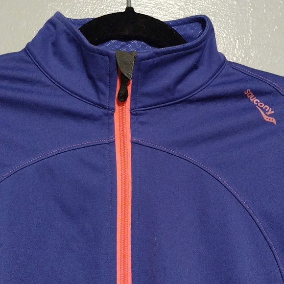 Saucony Women's Zip up Athletic top purple pink size S - Picture 2 of 3